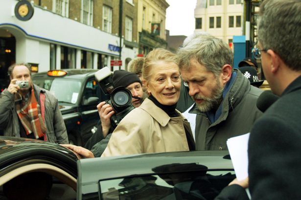 Hopey-changey in the UK - Page 2 Vanessa-Redgrave-and-MP-Jeremy-Corbyn