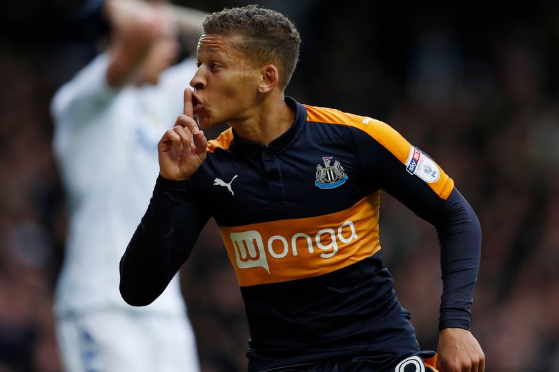 Leeds United - Newcastle United 0:2 PAY-Newcastle-Uniteds-Dwight-Gayle-celebrates-scoring-their-first-goal