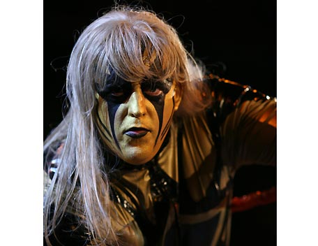 {WWE News 17/12/2010} Miz is Awesome!HBK,TU trở lai?R-Truth Goldust