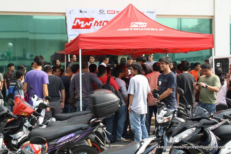 MOTOWORLD warehouse sale this December 10 to 12, 2010!!!  IMG_0123