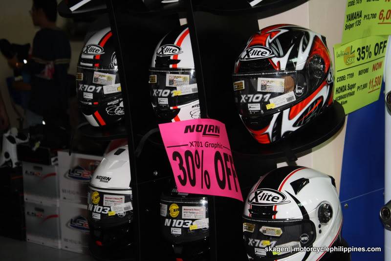 MOTOWORLD warehouse sale this December 10 to 12, 2010!!!  IMG_0132