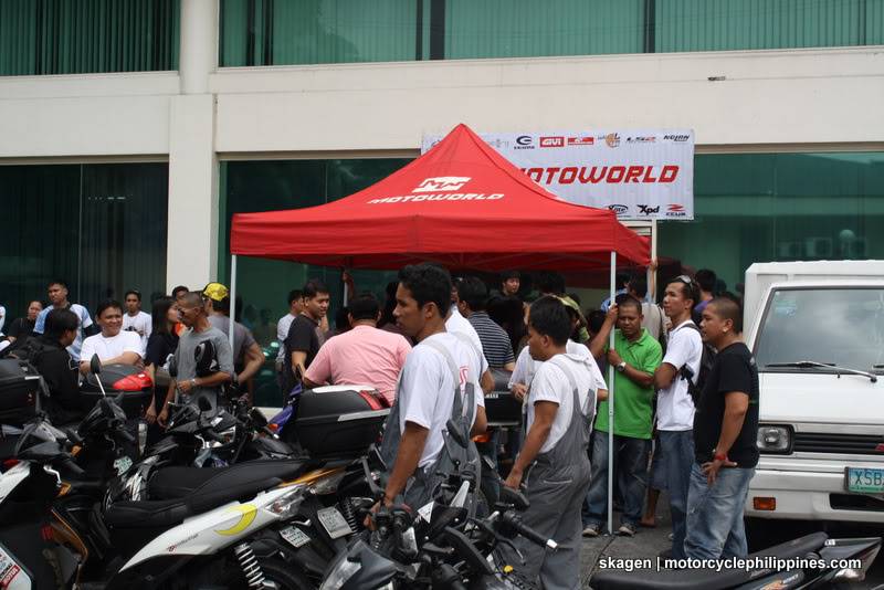 MOTOWORLD warehouse sale this December 10 to 12, 2010!!!  IMG_0149