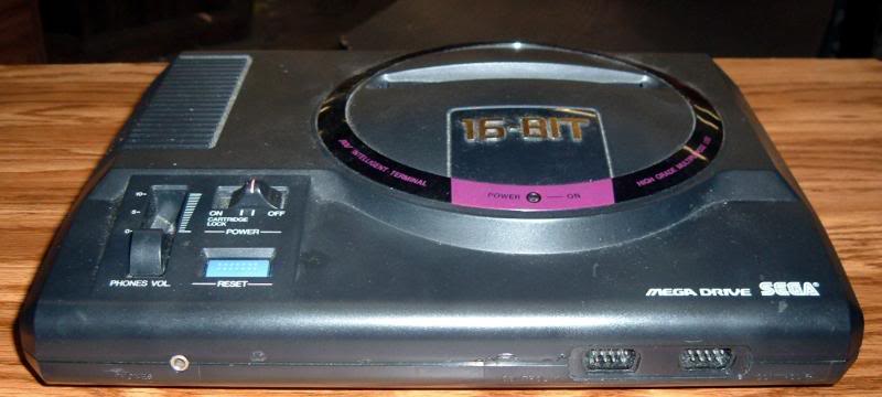 Qual console você acha o mais bonito? - Página 2 Sega_Mega_Drive_original_model_zps46040164