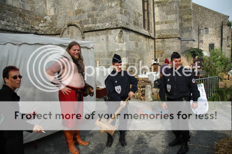 Les CRS sont sympas ... si, si ! Provins-Rduite3