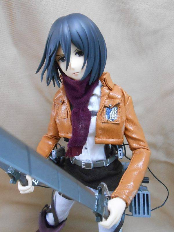 [Review] Mikasa Ackerman RAH -Shingeki no Kyojin- (Medicom Toy)  Mikasaposes2_zps7d7df9da