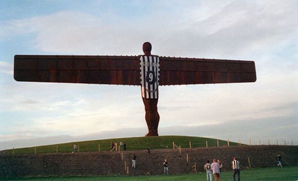 Alan Shearer - Page 5 Angel-of-the-north-711688609