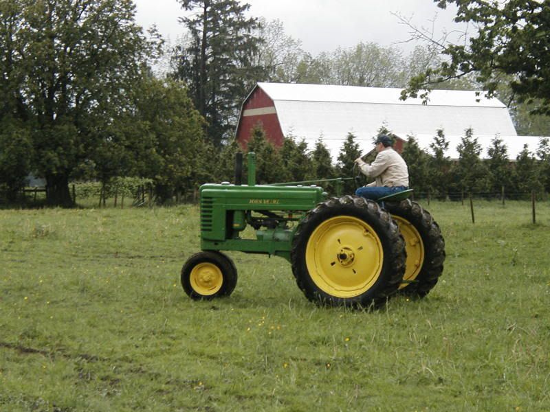 Help getting my lawn tractor running? CopyofP1010091