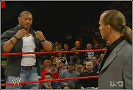 Batista sale al ring Batista---GLASSES