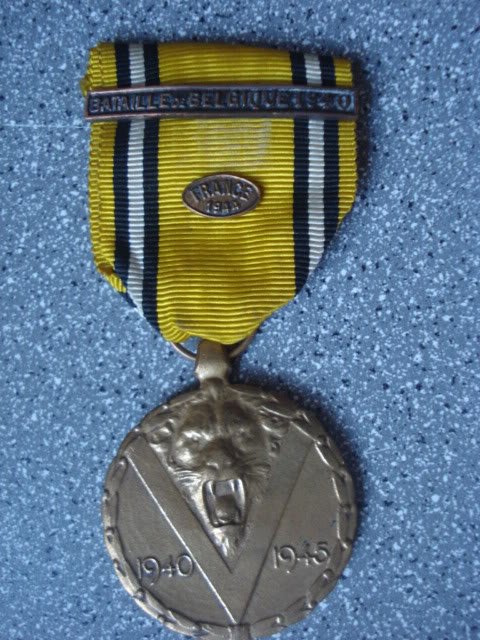 LA MEDAILLE COMMEMORATIVE DSC04361