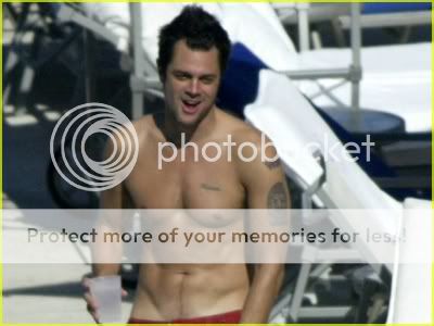 Fotootjes :D - Page 2 Johnny-knoxville-shirtless