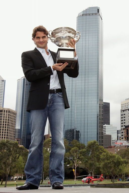 Roger Federer (cái này chắc mình tớ vô thôi nhỉ,mong là Mũi to cũng vào^^) Trophy22