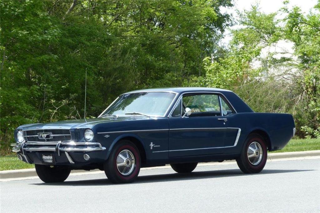 Referencia: Ford Mustang 1964 até 1972 1965%20Mustang%20-%20Built%20in%20Mexico%20tubular%20bumpers%20and%20longer%20body%20side%20moldings_zpsqbr1whls