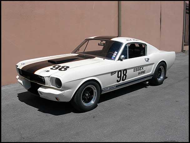 Referencia: Ford Mustang 1964 até 1972 1965%20Shelby%20Mustang%20GT350R%20-%20The%20Essex%20Wire%20Car%20In%202006%20one%20sold%20for%20990000_zpsurapwaxe