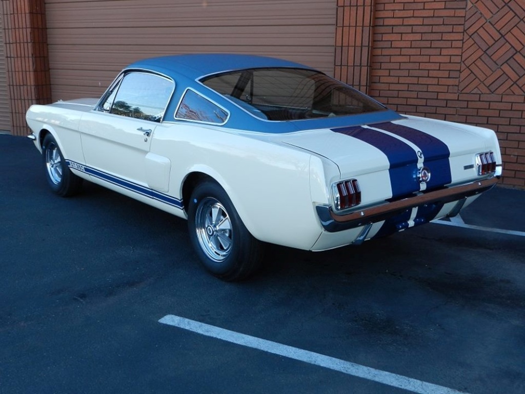 Referencia: Ford Mustang 1964 até 1972 1966%20It%20is%20the%20only%20vinyl%20top%20and%20Pony%20interior%20equipped%20GT%20350%20ever%20built_zpsuhjcn1d6