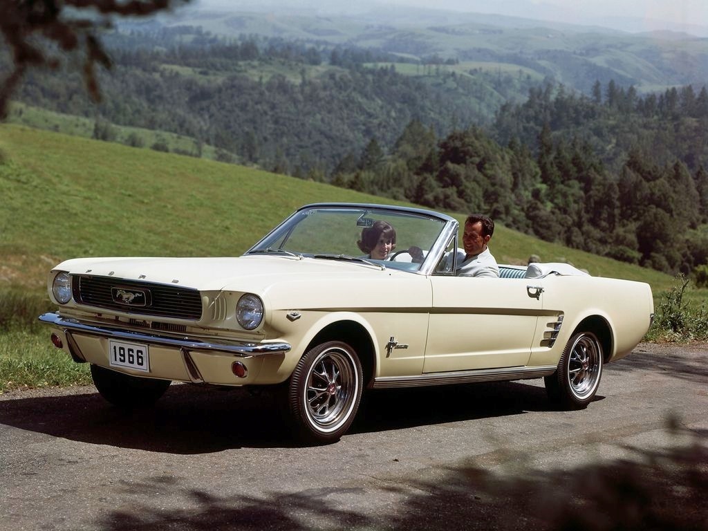 Referencia: Ford Mustang 1964 até 1972 1966%20Mustang%20Promotional%20Photo_zpseaq4ucfs