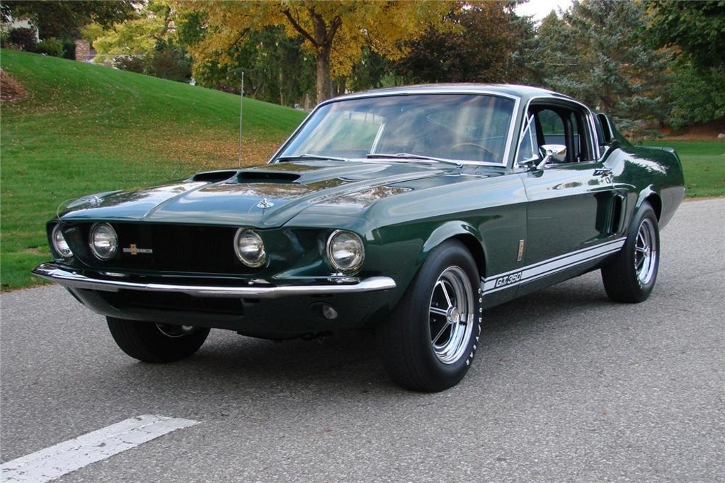 Referencia: Ford Mustang 1964 até 1972 1967%20Shelby%20GT%20had%20the%20Fog%20Lights%20in%20the%20middle%20of%20the%20grille%20they%20were%20moved%20to%20satisfy%20both%20conerns_zps3odc1xwx