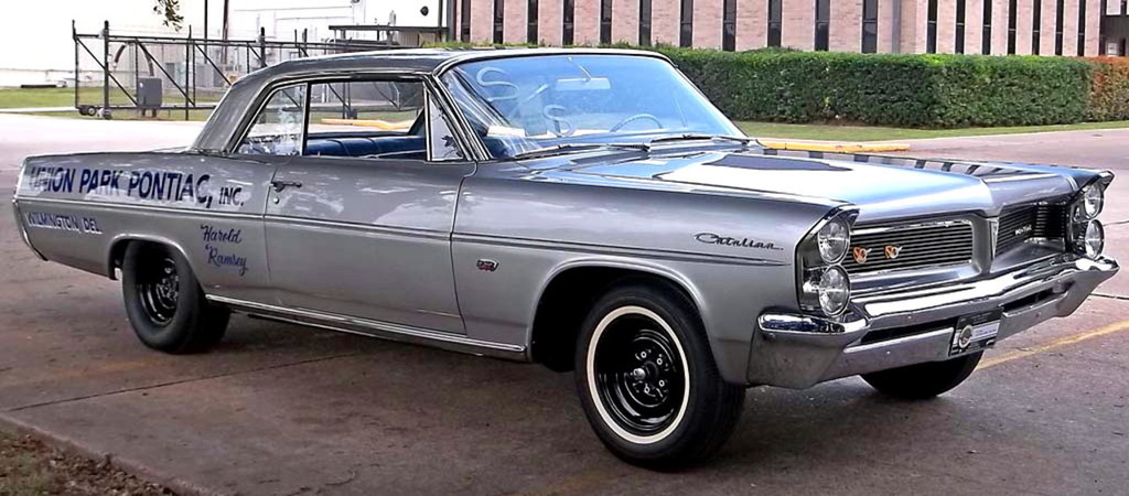 Referencia: Pontiac Catalina - Grand Prix's 1963%20BFX%20421%20Super%20Duty%20Catalinas%20were%20painted%20in%20a%20non%20Pontiac%20color%20Firefrost%20Silver%20a%20Cadilac%20color%20a%20maioria%20dos%2014_zpsdaomhfu1