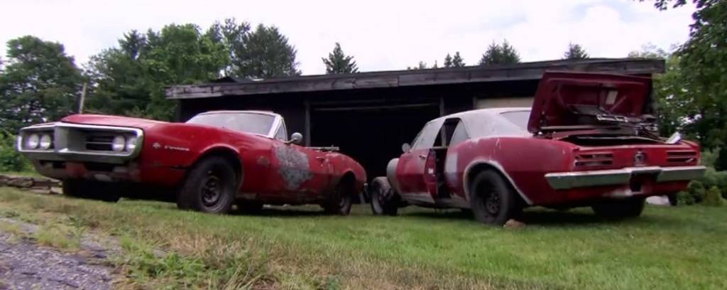 Referencia: Pontiac Firebird 1967%20Firebirds%20built%20VIN%20100001%20and%20100002_zpscbyuk4pa