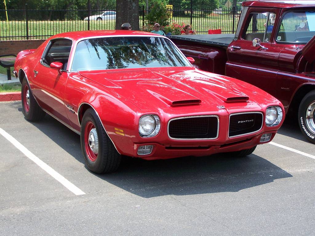 Referencia: Pontiac Firebird 1970%20Firebird%20Formula%20400%20with%20standard%20F70x14%20BSW%20FGB%20tires%20and%20hubcaps_zpsnh5hawdu