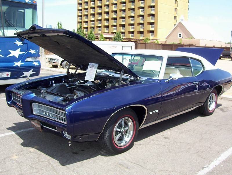 Referencia: Pontiac GTO 1969%20GTO%20with%20TR267%20banco%20inteiro_zpspndiqnmc