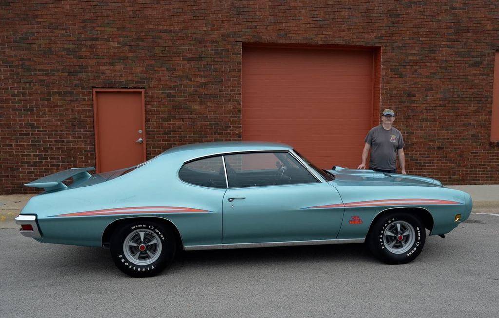 Referencia: Pontiac GTO Color%20is%20Mint%20Turquoise%20not%20often%20seen%20on%20a%20Judge_zpswcg5hhnl