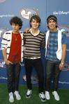 Ảnh của Jonas Brothers nà!!! - Page 2 Images1