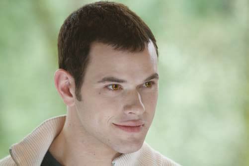 Emmett Cullen; Vampire Emmett