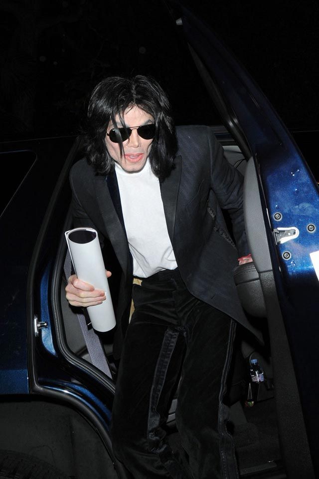 [SORTIE] Michael fait encore du shopping (+ UP PHOTOS p.3) 01