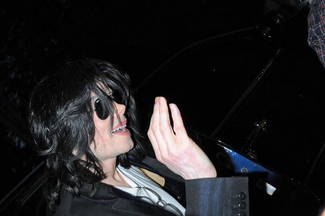 [SORTIE] Michael fait encore du shopping (+ UP PHOTOS p.3) 09