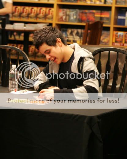 CD Signing at Fort Union Deseret Book - Utah ArchuletaSign1