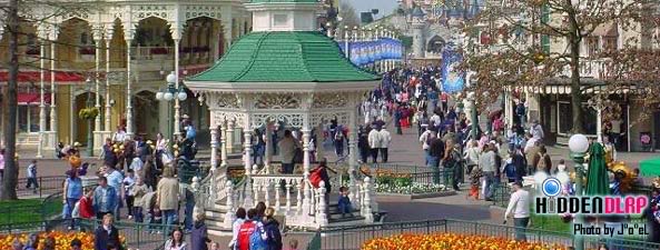 Curiosità e segreti a Disneyland Paris  - Pagina 2 Mainstreetlead