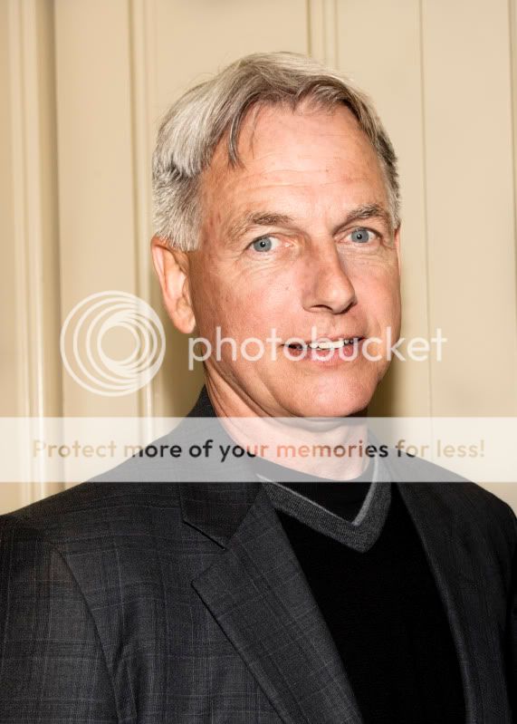 Mark Harmon / Gibbs - Page 2 Ncis_Press_Conference_Hq_10_03_10___003