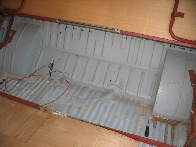 The 72 custom bay called hank - Page 2 Rearinnerfloor