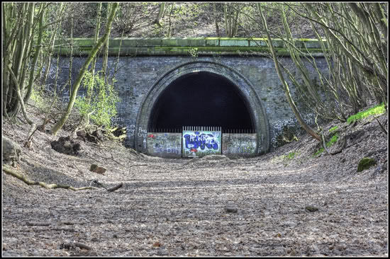 Finally, Crigglestone Tunnel - 11 images External2EPZ