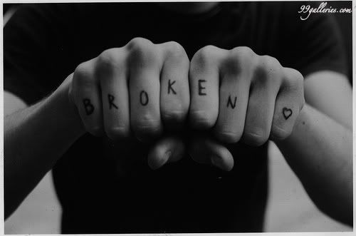 صور !!!!!!!!!!!!!!!!!!!!!!!!!!!!!!!!!! Brokenheart-1