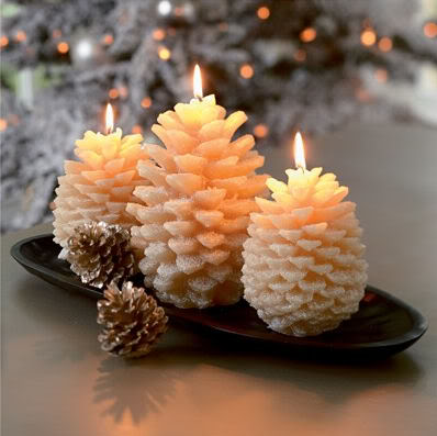 احلى الشموووع >>> اهداء لــكم  Pinecone-candles