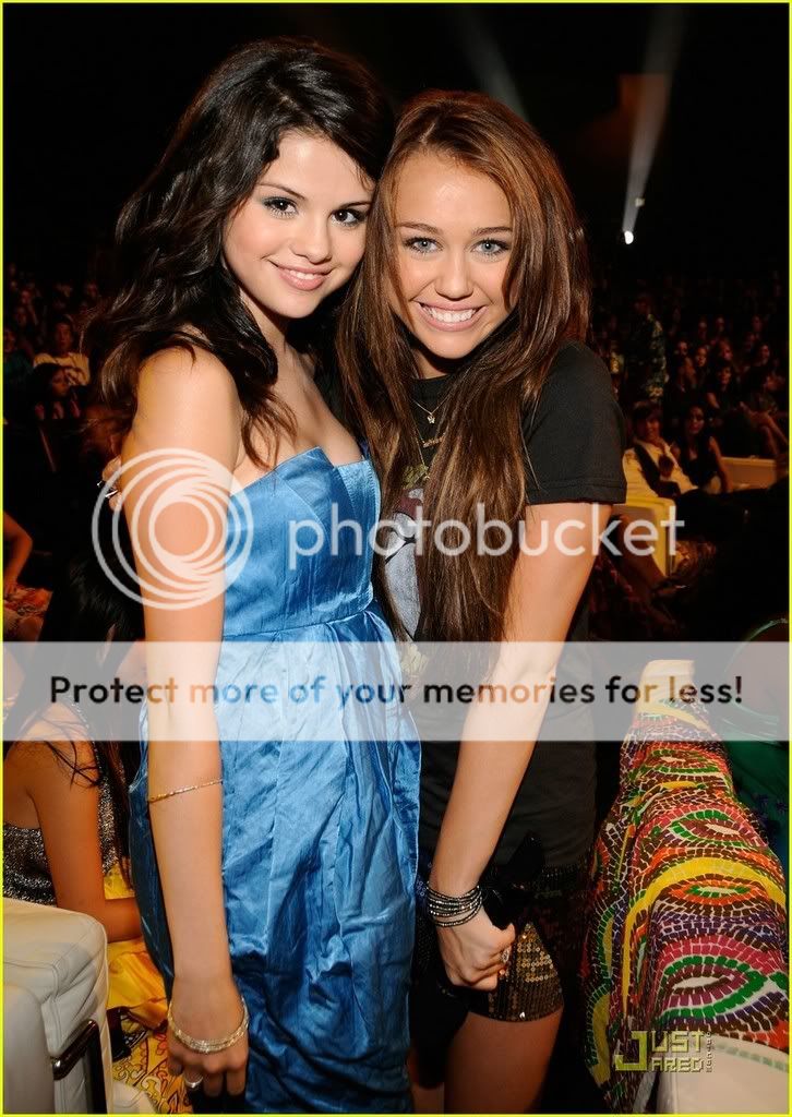 Miley with other stars Miley-cyrus-selena-gomez-teen-ch-4