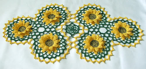    SunflowerTableRunner02