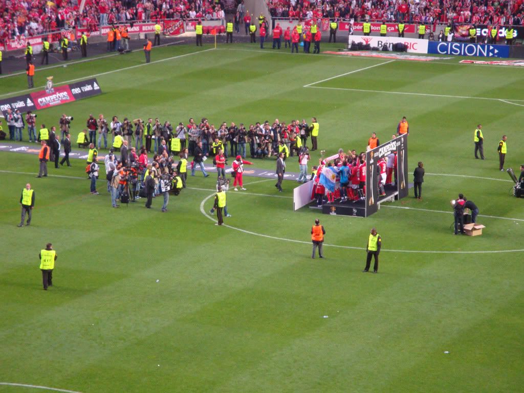 Fotos e Videos dos Festejos do 32º Titulo do SL BENFICA 9-1