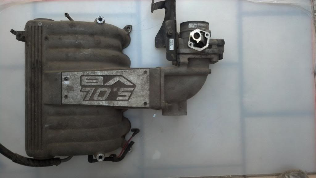 Vendo pleno/TB GT40 explorer Intake1_zps66149e6a