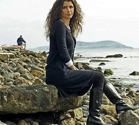 Beren Saat 4453