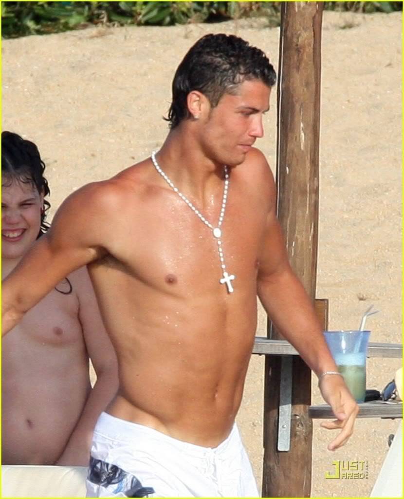 Cristiano Ronaldo Ronaldo-and-Nerida-on-holiday-in-It