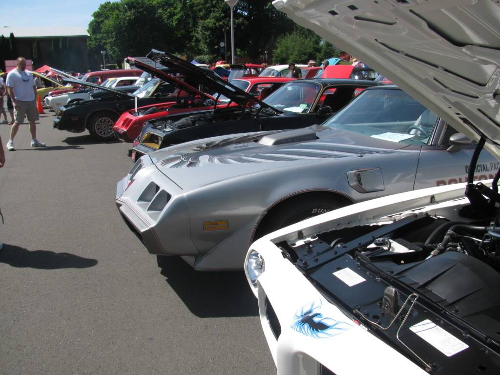 16th Annual Memorial Day Weekend Car Show & Flea Market At Quinnipiac University QCshow053010g