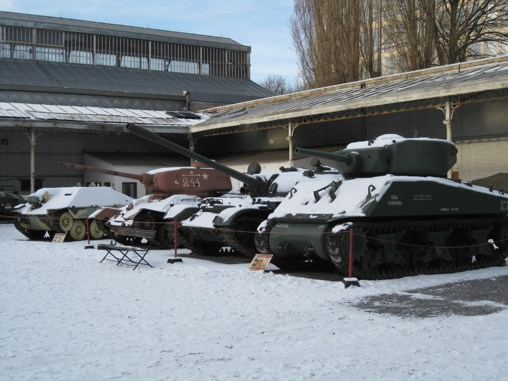 Des blindés sous la neige !! DIVERS330