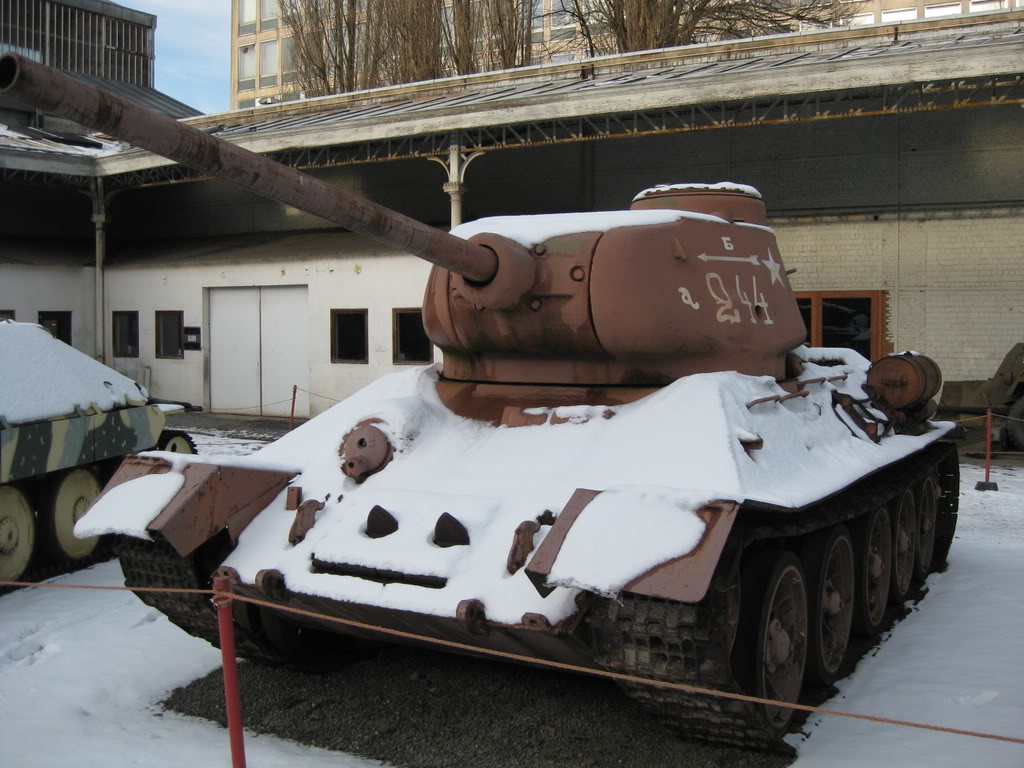 Des blindés sous la neige !! DIVERS334