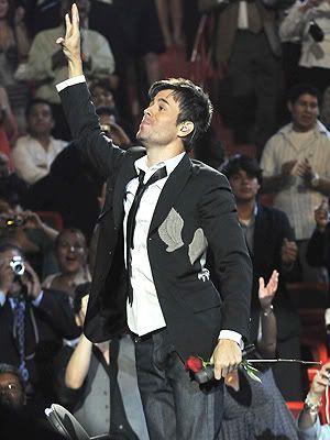 صور للنجم العالمى Enrique Iglesias Enrique_Iglesias_04_300