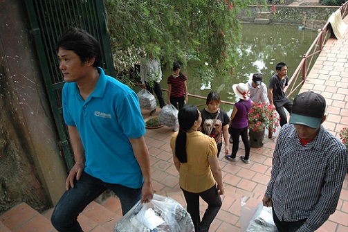 “ Mổ xẻ ”bài thuốc bí truyền điều trị bệnh sỏi thận của ông lang xứ Mường Bai-thuoc-chua-mo-mau-cua-lang-y-Tinh-2_zpsysoowf54