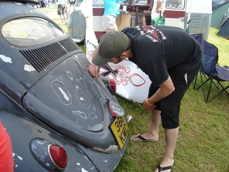 'Beryl' The 1957 RHD Ragtop Oval with suicide doors! - Page 8 HugoandBeryl053