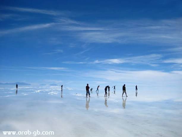 منطقة salar de uyuni . او لنقل ,, مرأه الارض الزجاجيه . 3-28