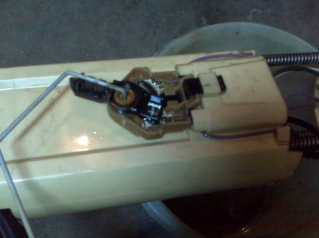 Write-Up: Fuel Pump/Tank Sending Unit Replacement IMG00049